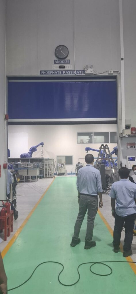 ภาพผลงานติดตั้งประตูไฮสปีด รุ่น Standard สำหรับโรงงานอุตสาหกรรม ที่นครปฐม โดย OZ DOOR (7)