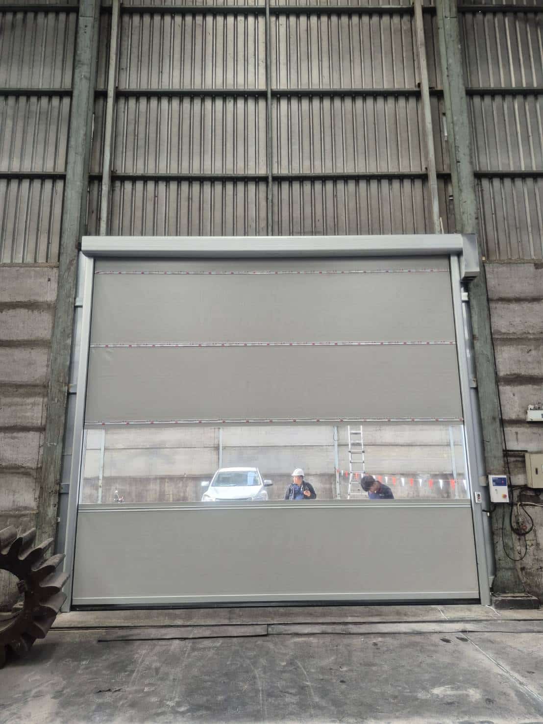 ภาพผลงานติดตั้งประตูไฮสปีด รุ่น Standard สำหรับโรงงานอุตสาหกรรม ที่เพชรบูรณ์ โดย OZ DOOR (9)