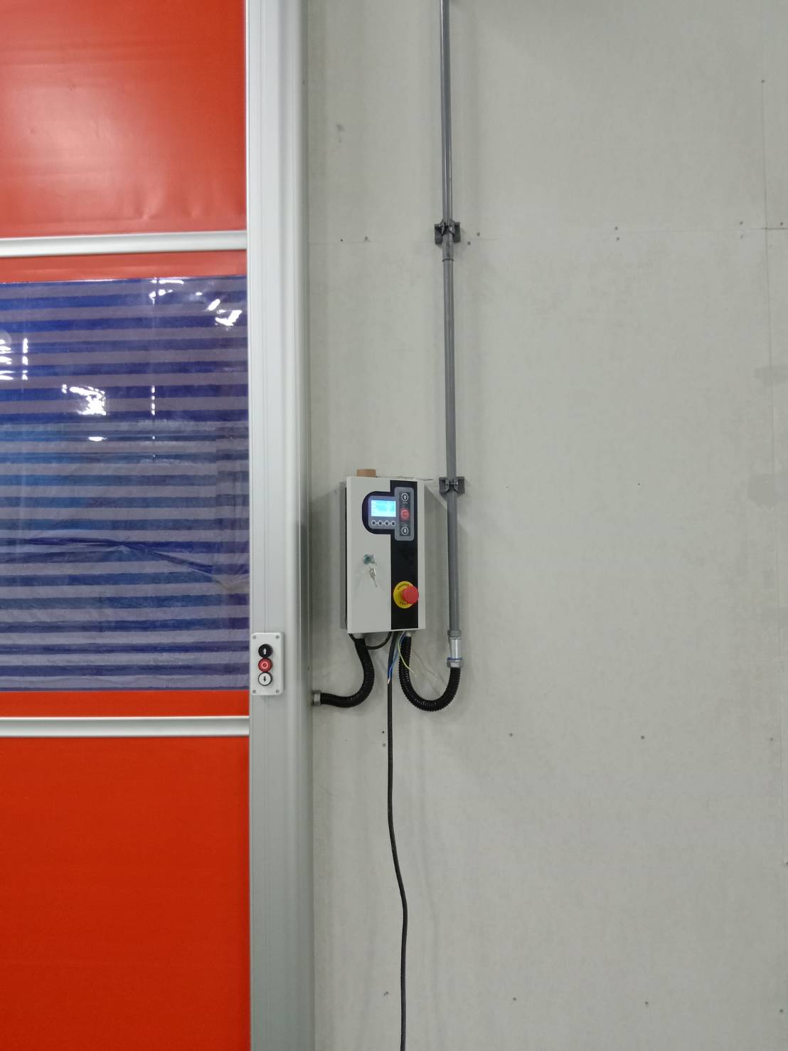 ภาพผลงานติดตั้งประตูไฮสปีด รุ่น Standard สำหรับโรงงานอุตสาหกรรม ที่ระยอง โดย OZ DOOR (3)