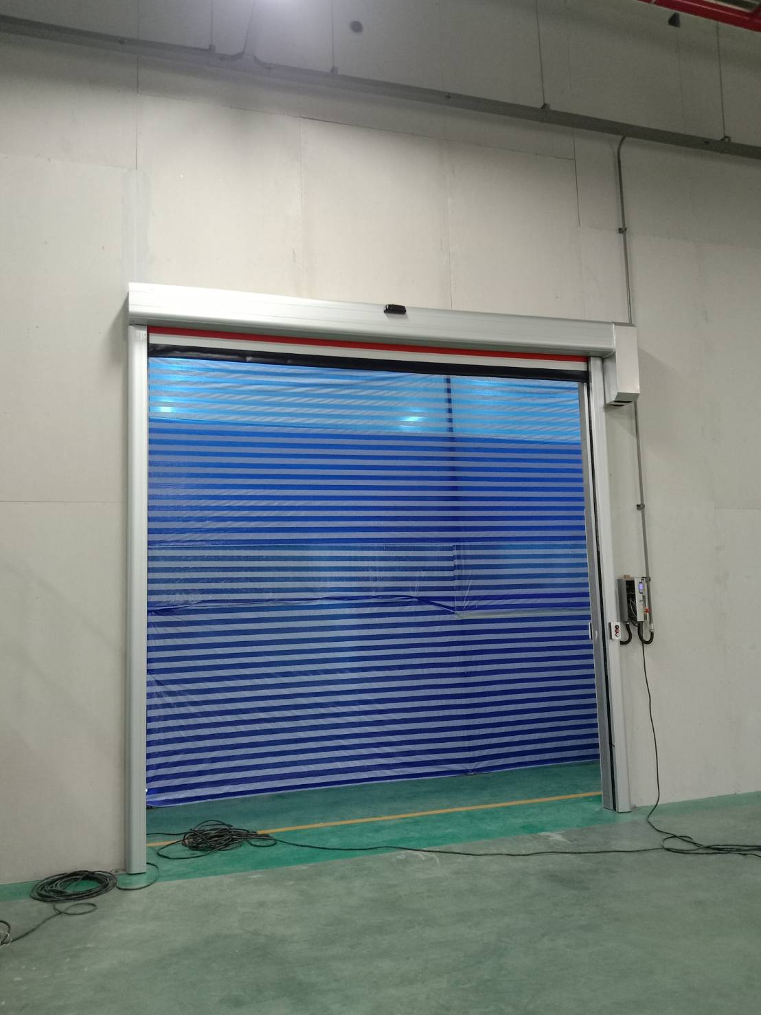 ภาพผลงานติดตั้งประตูไฮสปีด รุ่น Standard สำหรับโรงงานอุตสาหกรรม ที่ระยอง โดย OZ DOOR (4)