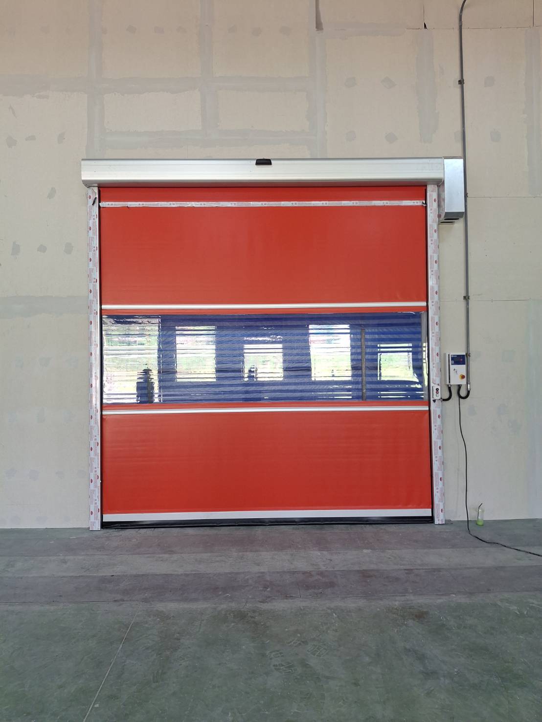 ภาพผลงานติดตั้งประตูไฮสปีด รุ่น Standard สำหรับโรงงานอุตสาหกรรม ที่ระยอง โดย OZ DOOR (8)