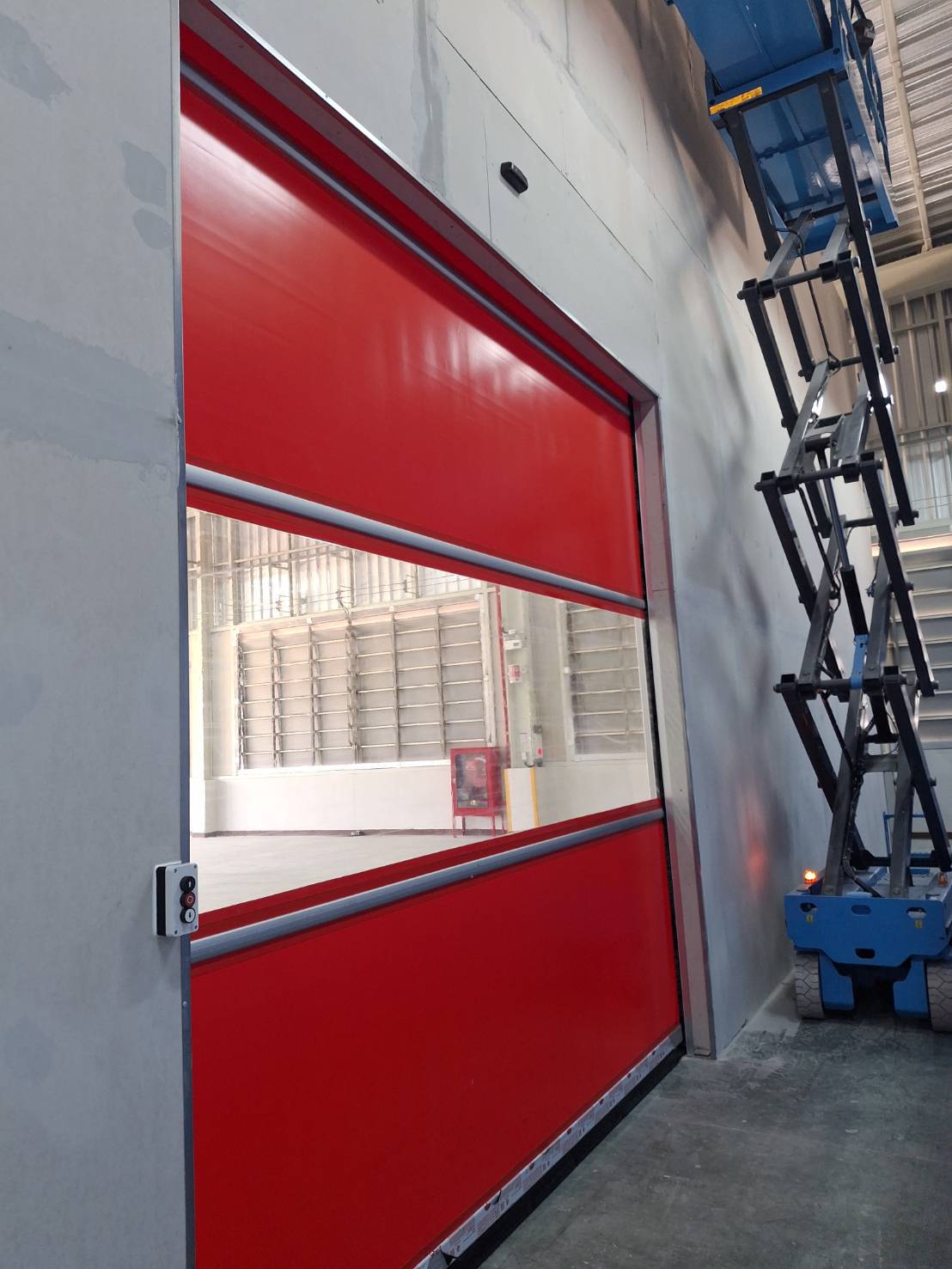 ภาพผลงานติดตั้งประตูไฮสปีด รุ่น Standard สำหรับโรงงานอุตสาหกรรม ที่ระยอง โดย OZ DOOR (9)