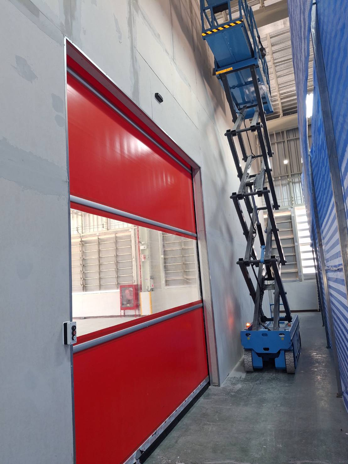 ภาพผลงานติดตั้งประตูไฮสปีด รุ่น Standard สำหรับโรงงานอุตสาหกรรม ที่ระยอง โดย OZ DOOR (10)