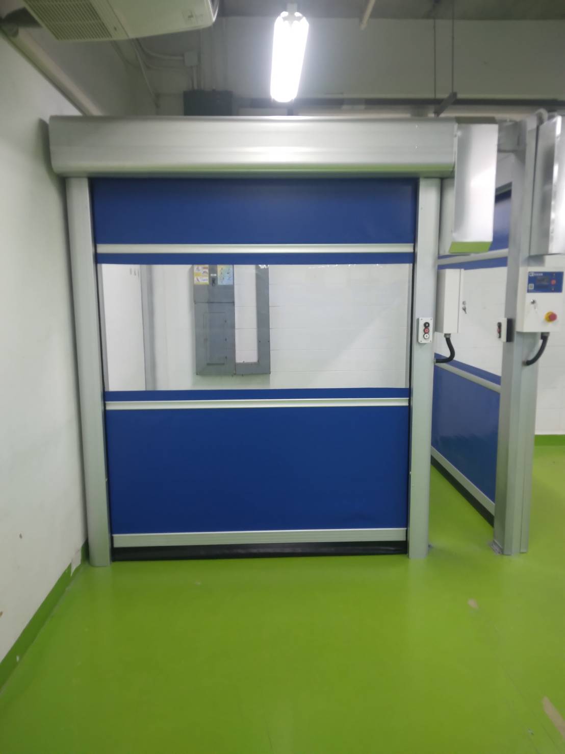 ภาพผลงานติดตั้งประตูไฮสปีด รุ่น Standard สำหรับโรงงานอุตสาหกรรม ที่สระบุรี โดย OZ DOOR (5)