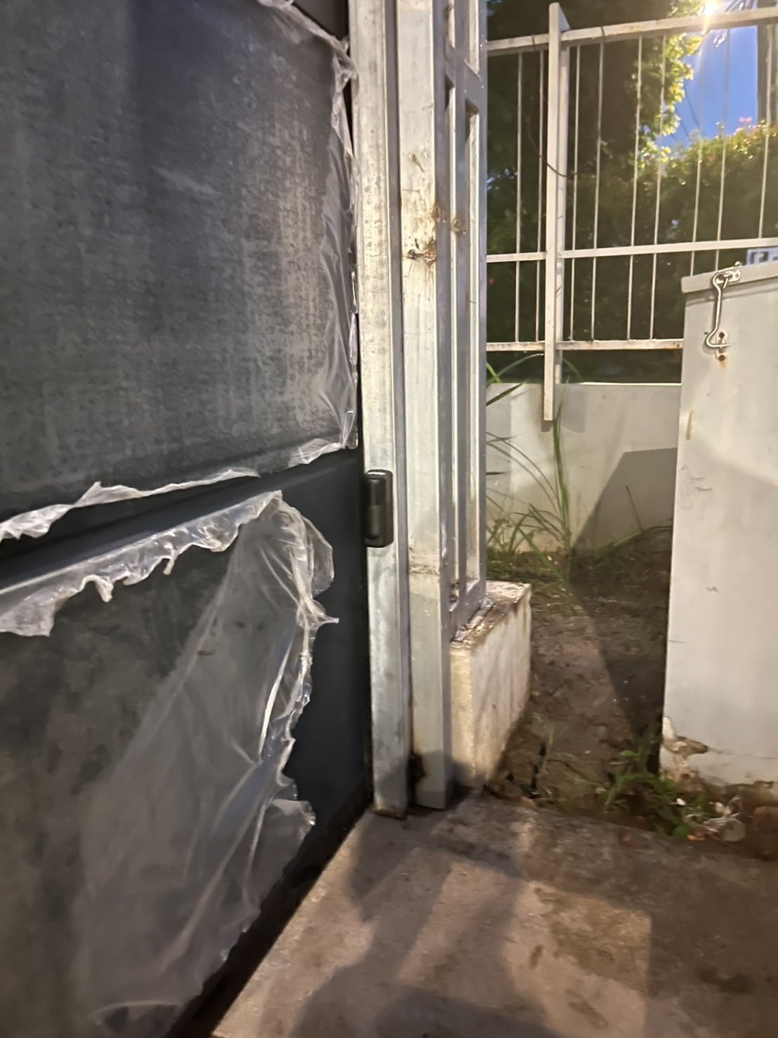 Installation photo of Garage Doors for Single House in Bangkok by OZ DOOR (8)