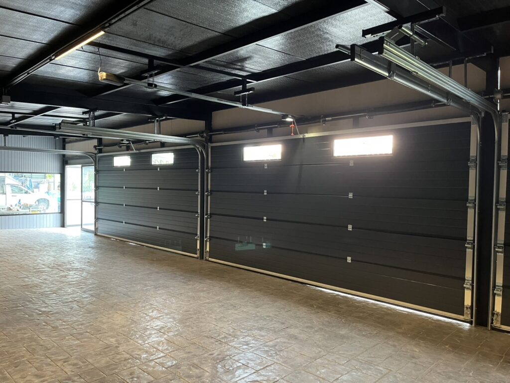 Installation photo of Garage Doors for Single House in Bangkok by OZ DOOR (7)