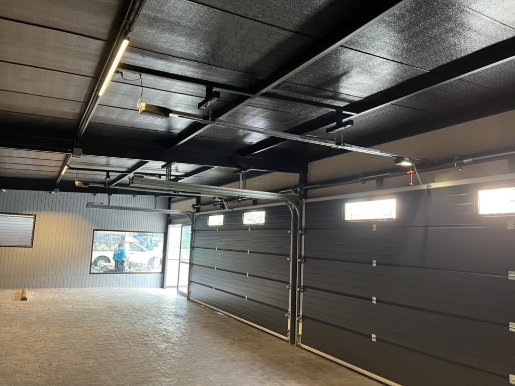 Installation photo of Garage Doors for Single House in Bangkok by OZ DOOR (10)
