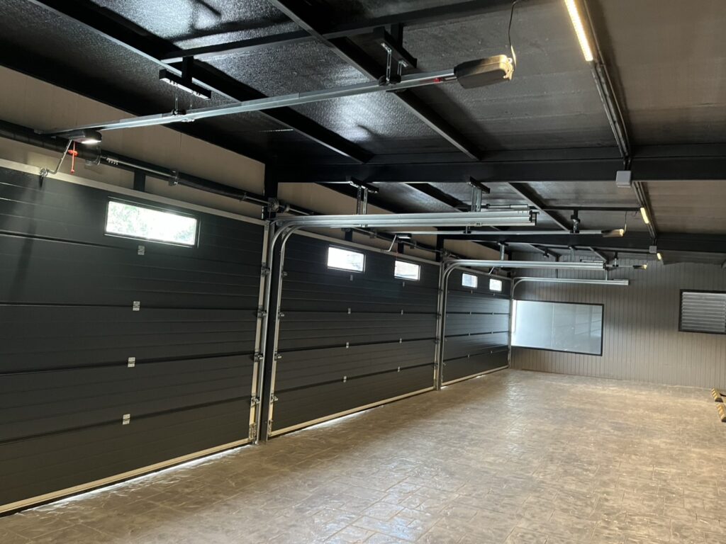 Installation photo of Garage Doors for Single House in Bangkok by OZ DOOR (11)