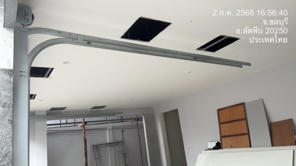 Installation photo of Garage Doors for Single House in Bangkok by OZ DOOR (2)