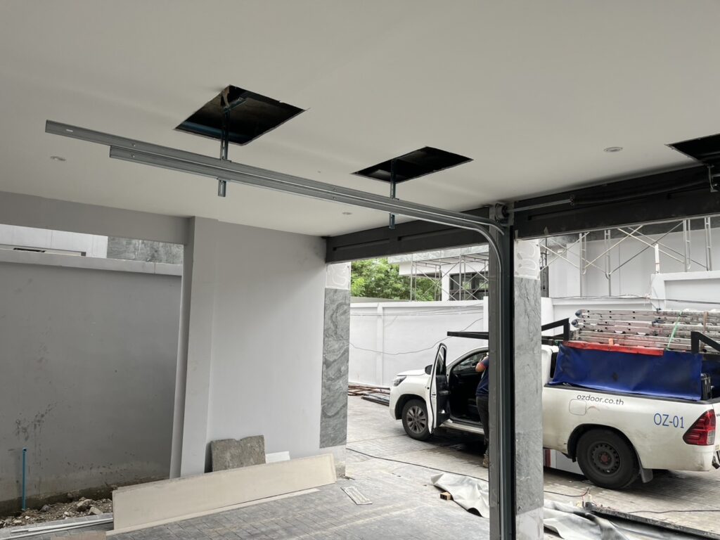 Installation photo of Garage Doors for Single House in Bangkok by OZ DOOR (11)