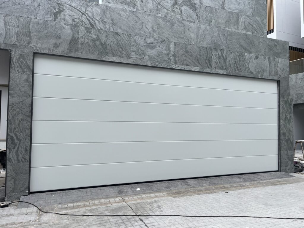 Installation photo of Garage Doors for Single House in Bangkok by OZ DOOR (21)