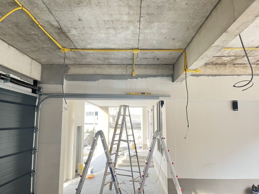 Installation photo of Garage Doors for Single House in Pathum Thani by OZ DOOR (4)