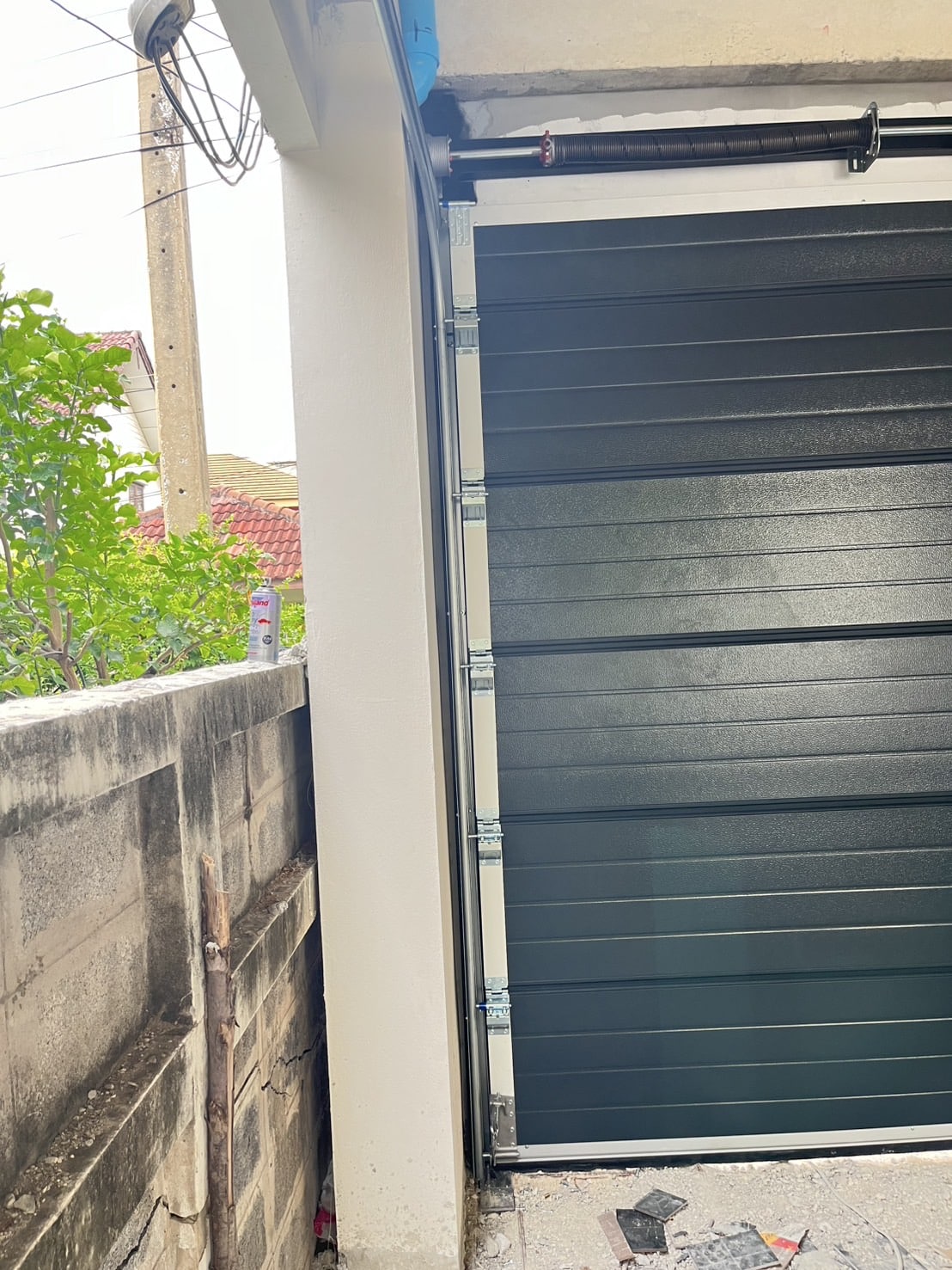 Installation photo of Garage Doors for Single House in Pathum Thani by OZ DOOR (6)