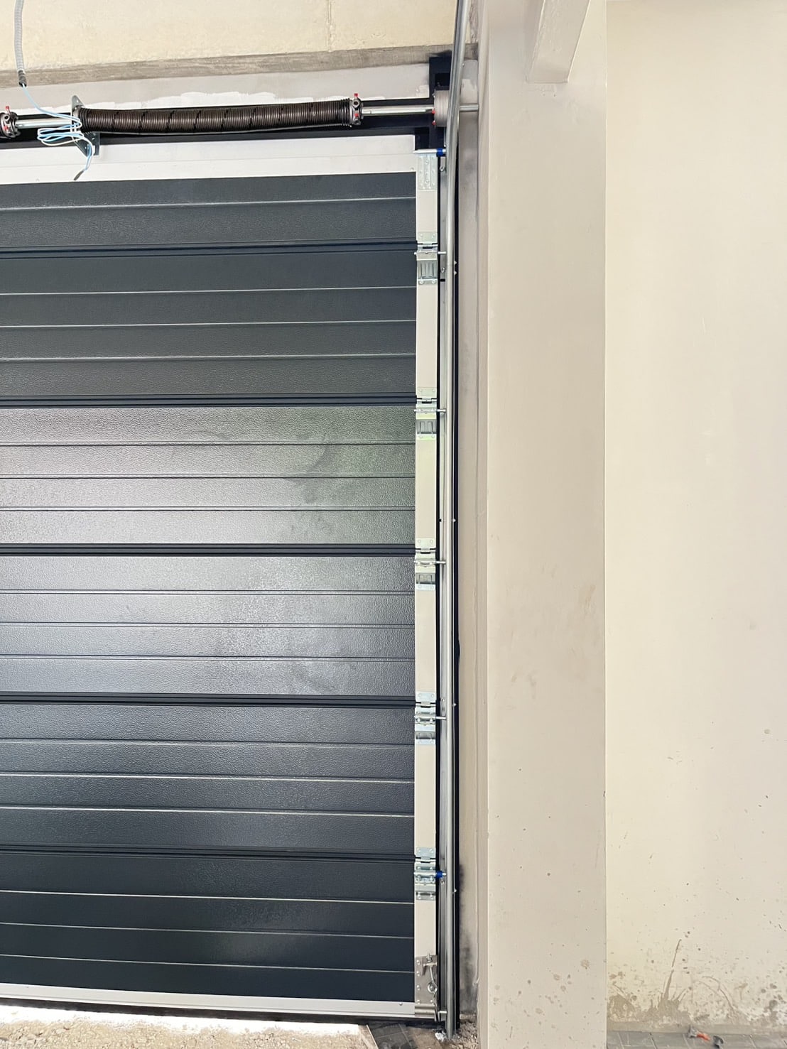 Installation photo of Garage Doors for Single House in Pathum Thani by OZ DOOR (7)