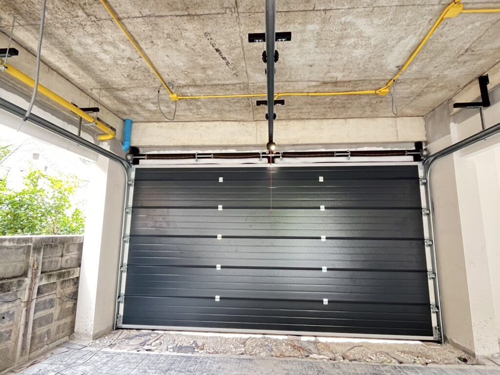 Installation photo of Garage Doors for Single House in Pathum Thani by OZ DOOR (8)