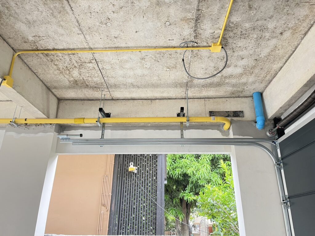 Installation photo of Garage Doors for Single House in Pathum Thani by OZ DOOR (10)