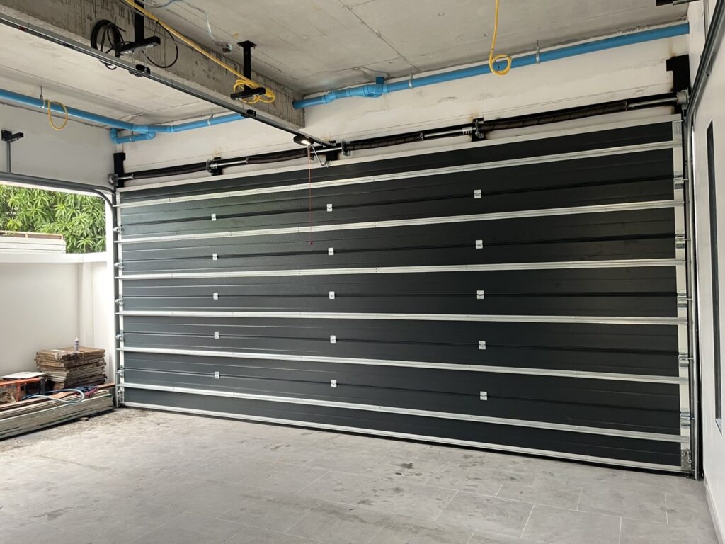 Installation photo of Garage Doors for Single House in Phuket by OZ DOOR (5)