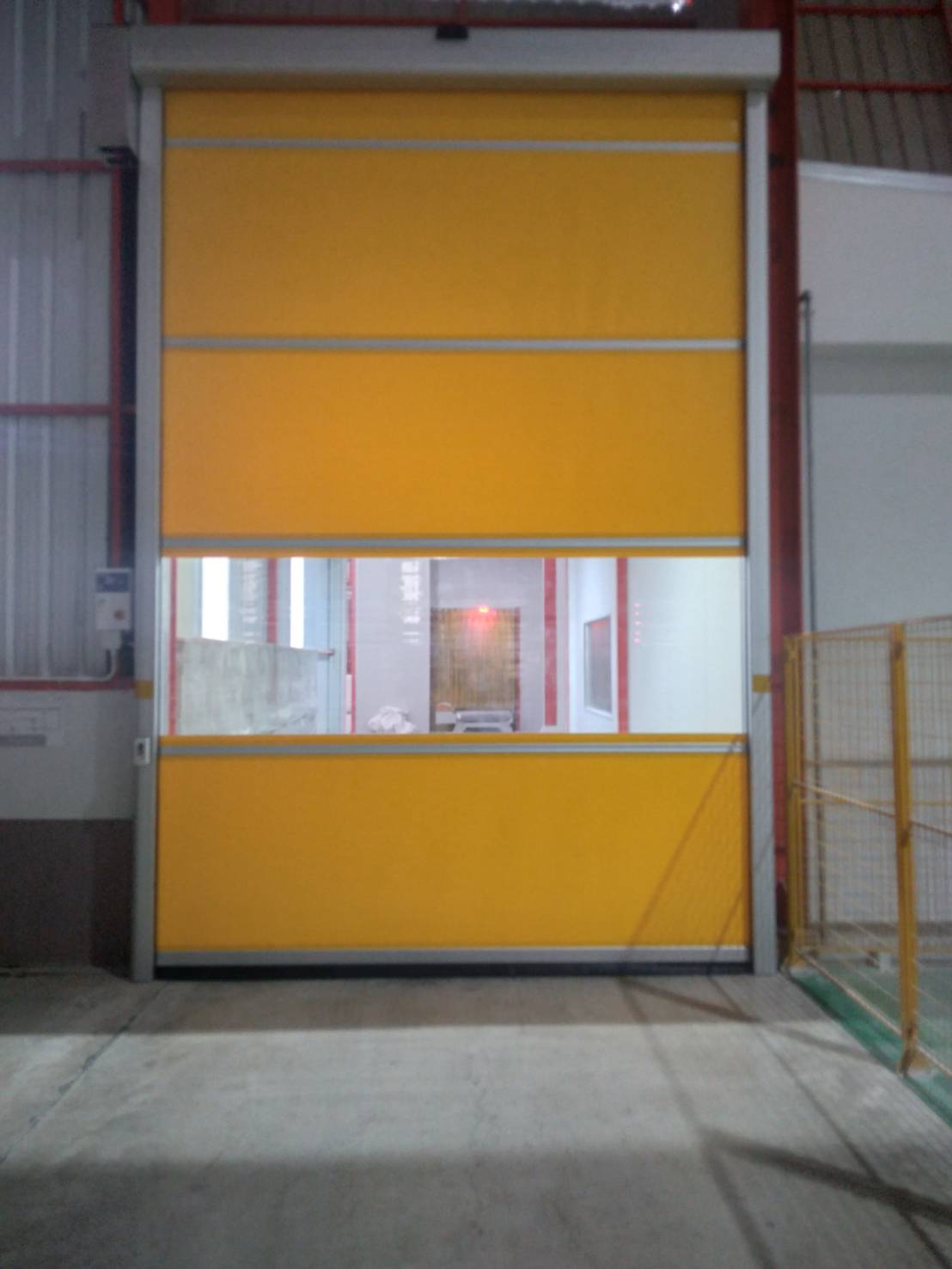 ภาพผลงานติดตั้งประตูไฮสปีด รุ่น Standard สำหรับคลีนรูมและ GMP ที่ชลบุรี โดย OZ DOOR (4)