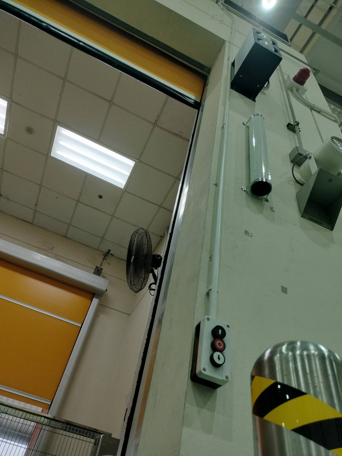 ภาพผลงานติดตั้งประตูไฮสปีด รุ่น Standard สำหรับคลีนรูมและ GMP ที่สระบุรี โดย OZ DOOR (7)