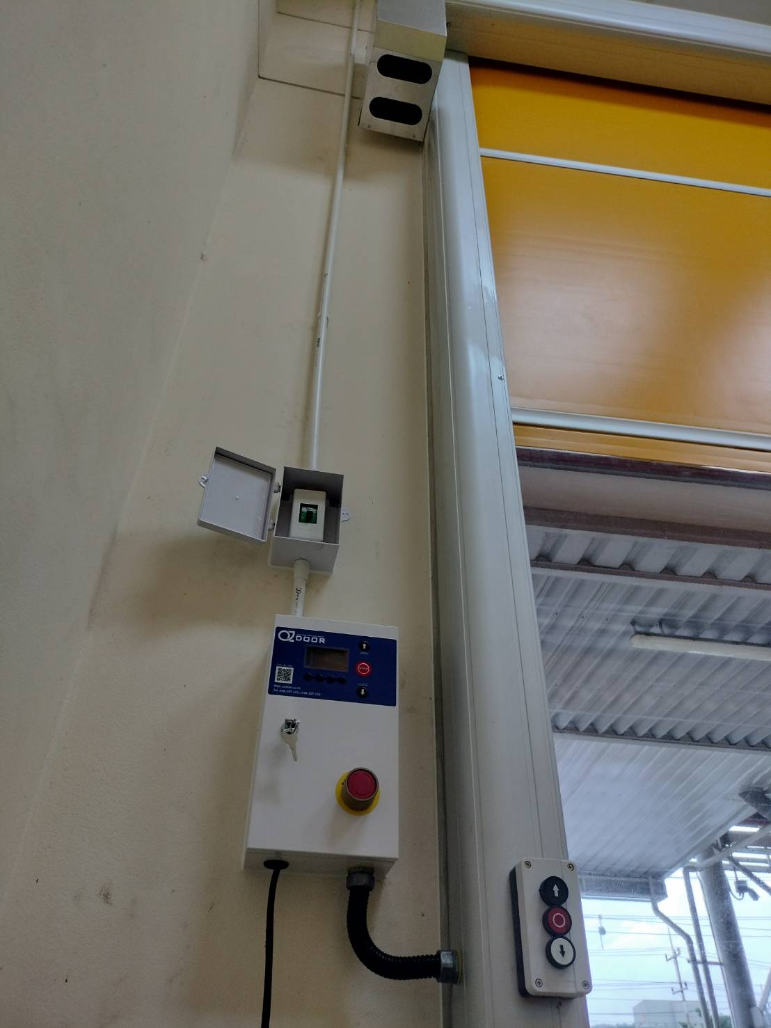 ภาพผลงานติดตั้งประตูไฮสปีด รุ่น Standard สำหรับคลีนรูมและ GMP ที่สระบุรี โดย OZ DOOR (10)