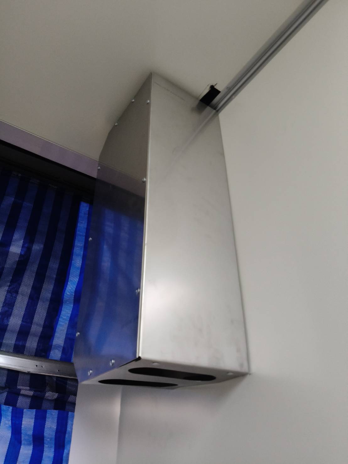 ภาพผลงานติดตั้งประตูไฮสปีด รุ่น Standard สำหรับอาหารและเครื่องดื่ม ที่กรุงเทพมหานคร โดย OZ DOOR (6)