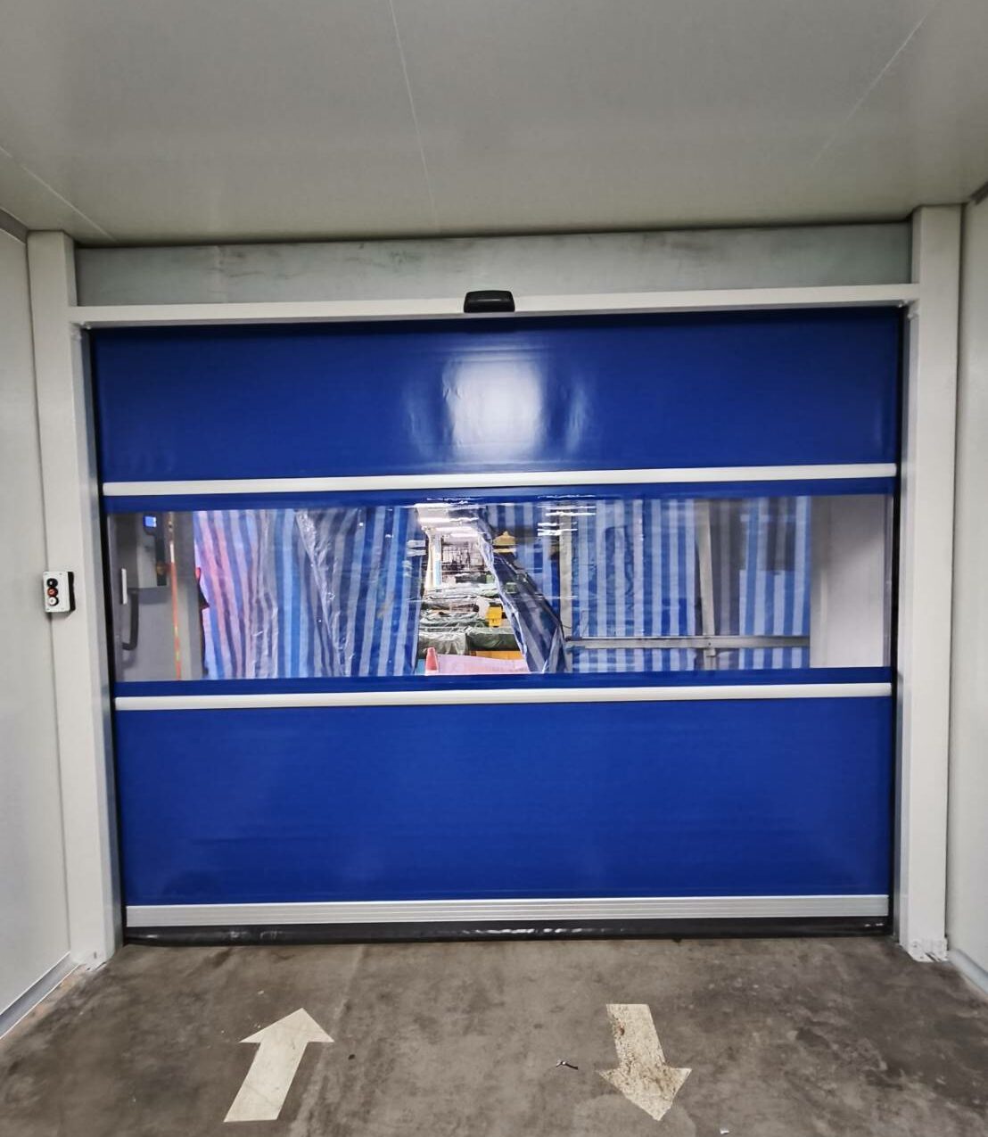 ภาพผลงานติดตั้งHigh speed door สำหรับอาหารและเครื่องดื่ม ที่กรุงเทพมหานคร โดย OZ DOOR