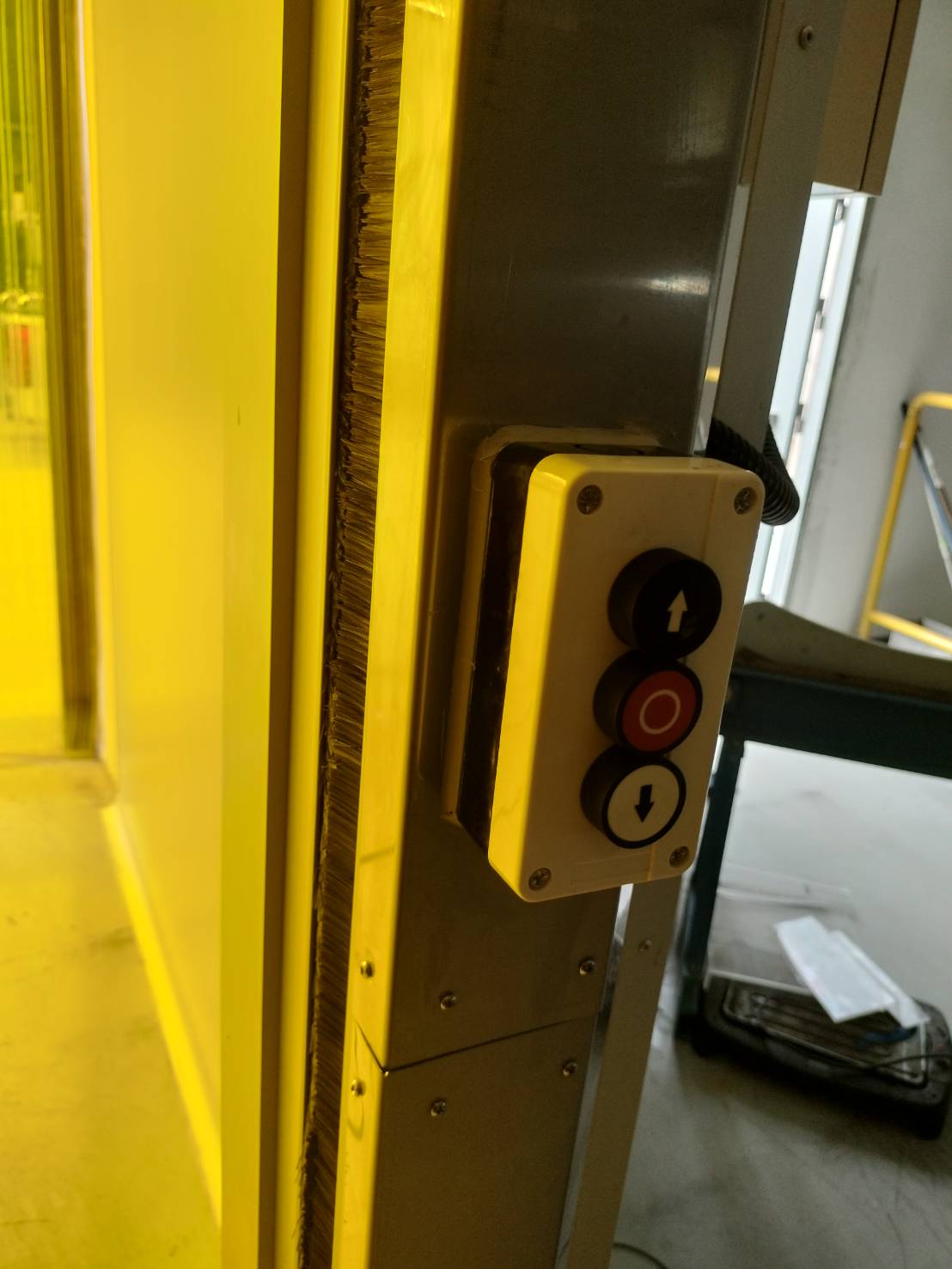 ภาพผลงานติดตั้งประตูไฮสปีด รุ่น Standard สำหรับอาหารและเครื่องดื่ม ที่สมุทรปราการ โดย OZ DOOR (6)