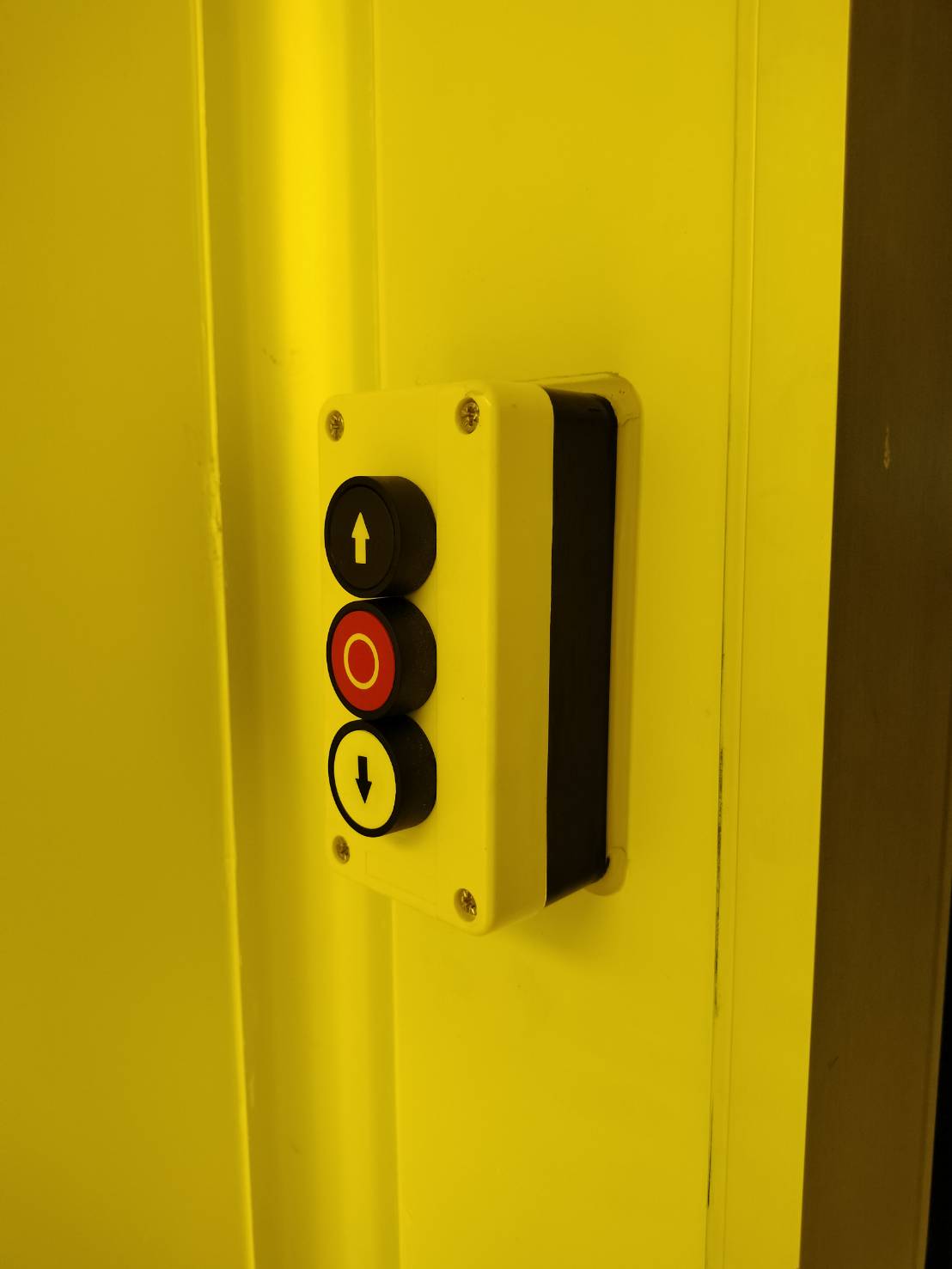 ภาพผลงานติดตั้งประตูไฮสปีด รุ่น Standard สำหรับอาหารและเครื่องดื่ม ที่สมุทรปราการ โดย OZ DOOR (7)