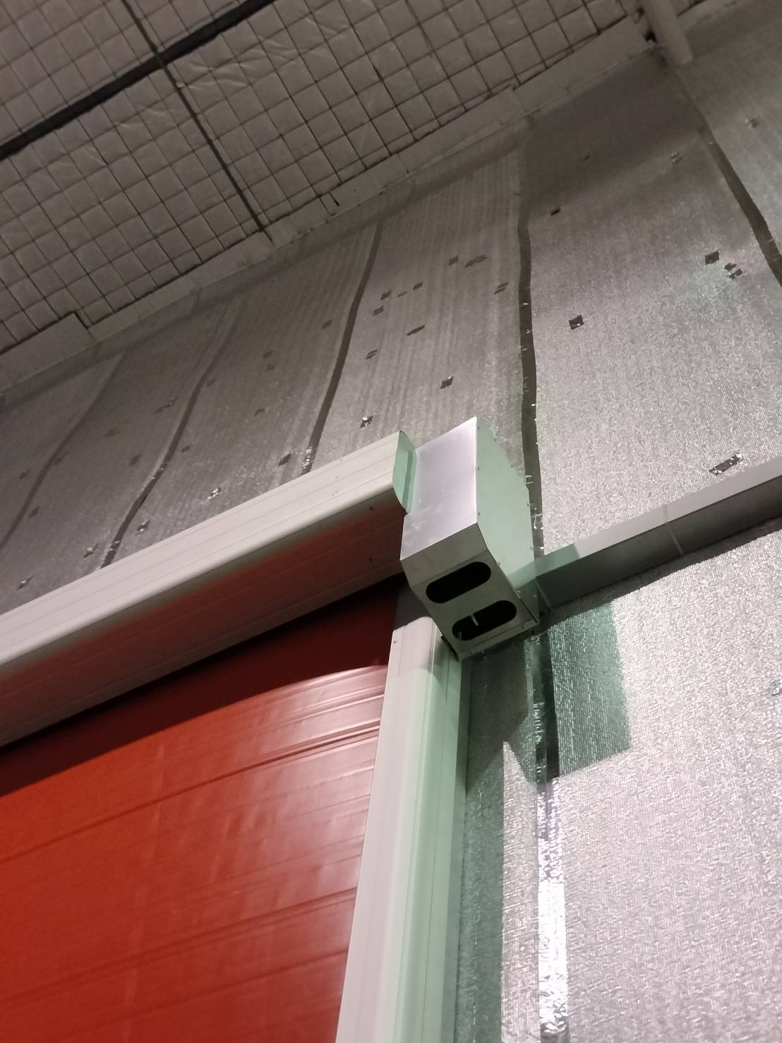 ภาพผลงานติดตั้งประตูไฮสปีด รุ่น Standard สำหรับอาหารและเครื่องดื่ม ที่สมุทรปราการ โดย OZ DOOR (5)