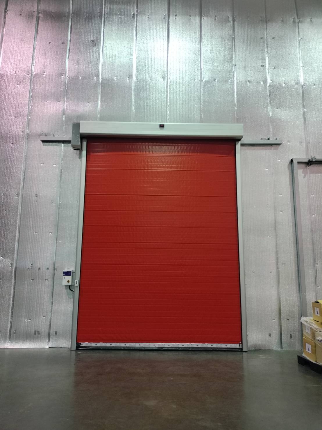 ภาพผลงานติดตั้งHigh speed door สำหรับอาหารและเครื่องดื่ม ที่สมุทรปราการ โดย OZ DOOR