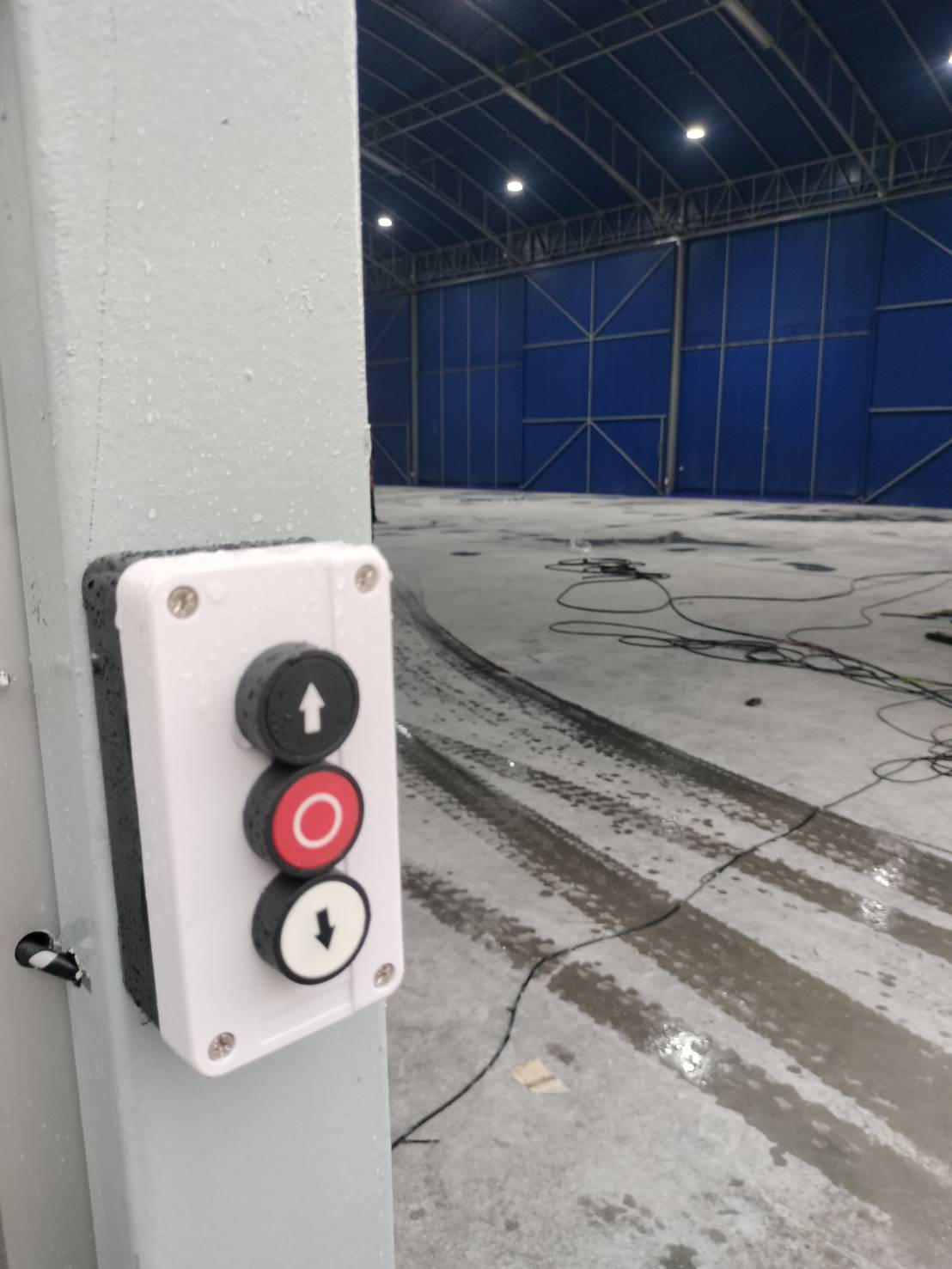 ภาพผลงานติดตั้งประตูไฮสปีด รุ่น Standard สำหรับโรงงานอุตสาหกรรม ที่กรุงเทพมหานคร โดย OZ DOOR (8)