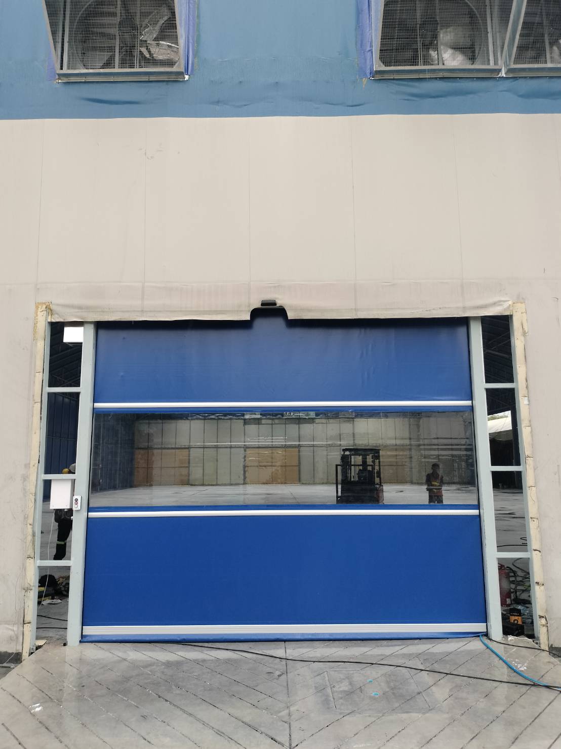 ภาพผลงานติดตั้งประตูไฮสปีด รุ่น Standard สำหรับโรงงานอุตสาหกรรม ที่กรุงเทพมหานคร โดย OZ DOOR (10)