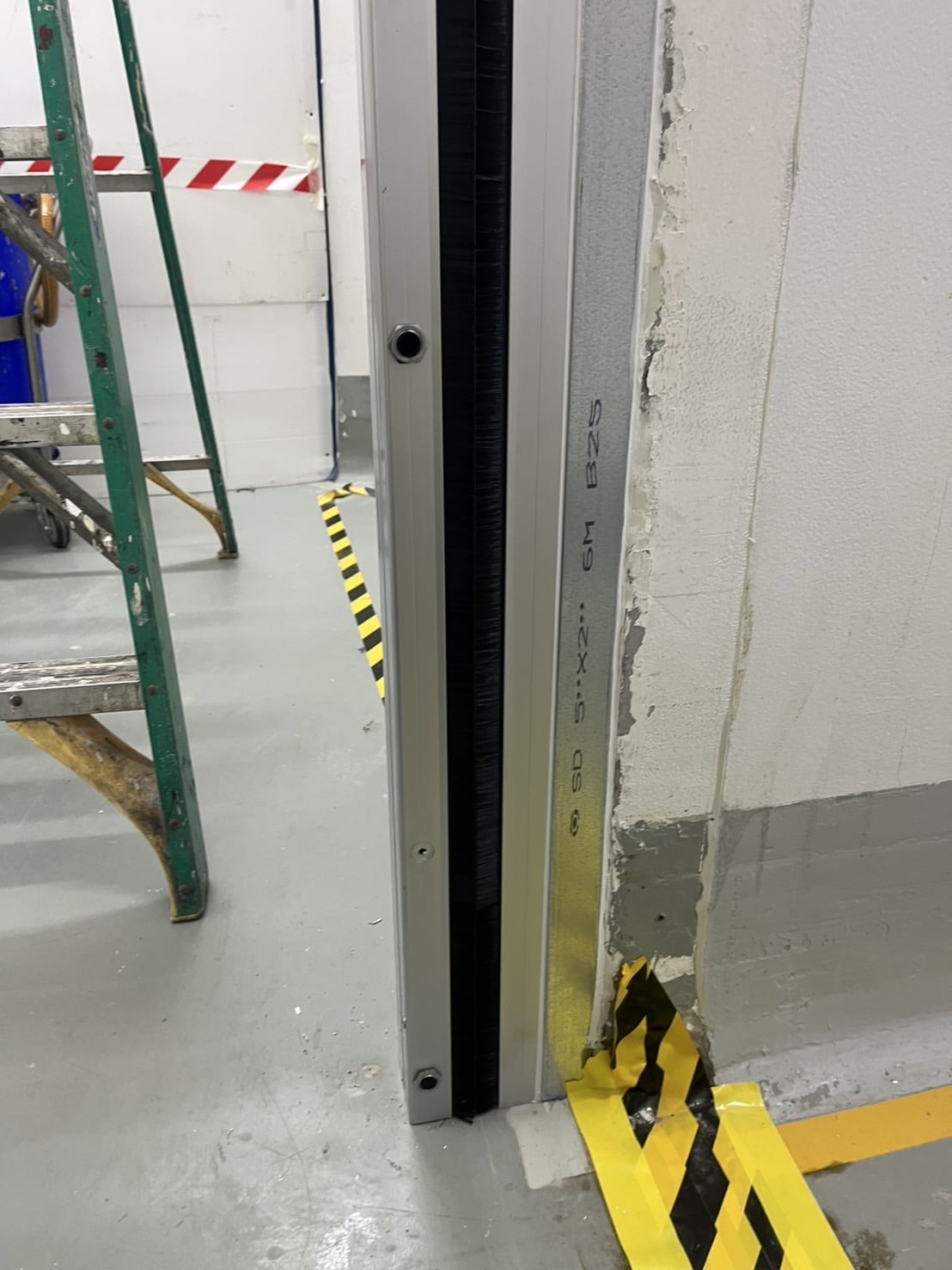 ภาพผลงานติดตั้งประตูไฮสปีด รุ่น Standard สำหรับโรงงานอุตสาหกรรม ที่สมุทรปราการ โดย OZ DOOR (10)