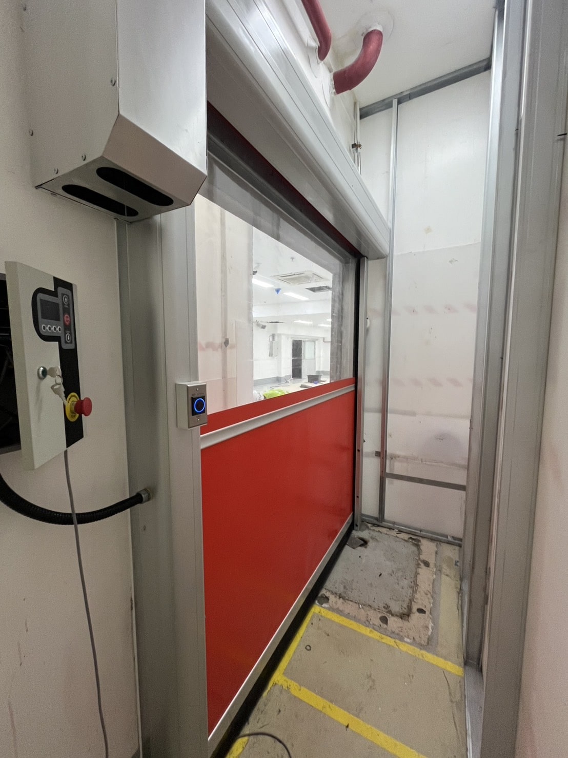 ภาพผลงานติดตั้งHigh speed door สำหรับโรงงานอุตสาหกรรม ที่สมุทรปราการ โดย OZ DOOR