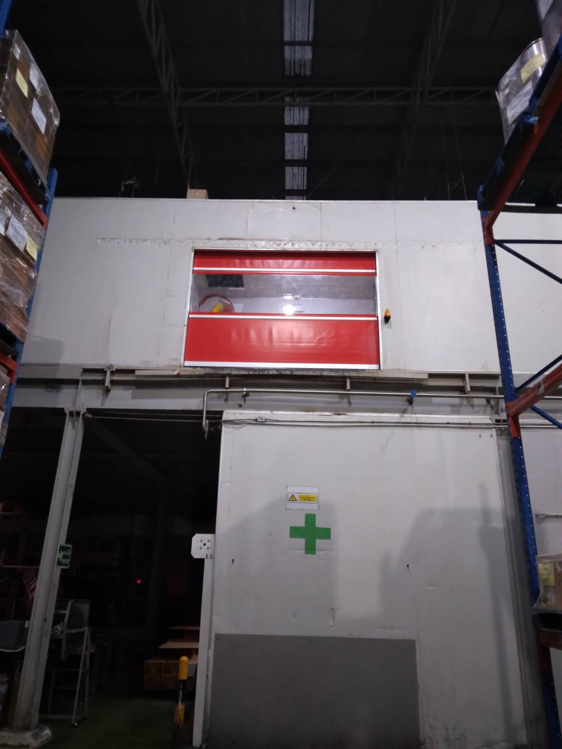 ภาพผลงานติดตั้งประตูไฮสปีด รุ่น Standard สำหรับคลังสินค้าและโลจิสติกส์ ที่กรุงเทพมหานคร โดย OZ DOOR (3)