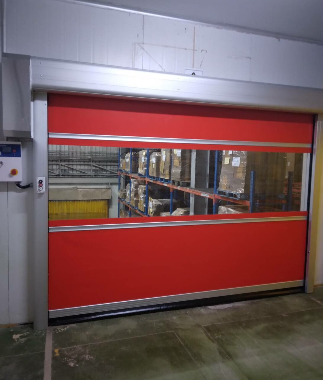 ภาพผลงานติดตั้งHigh speed door สำหรับคลังสินค้าและโลจิสติกส์ ที่กรุงเทพมหานคร โดย OZ DOOR