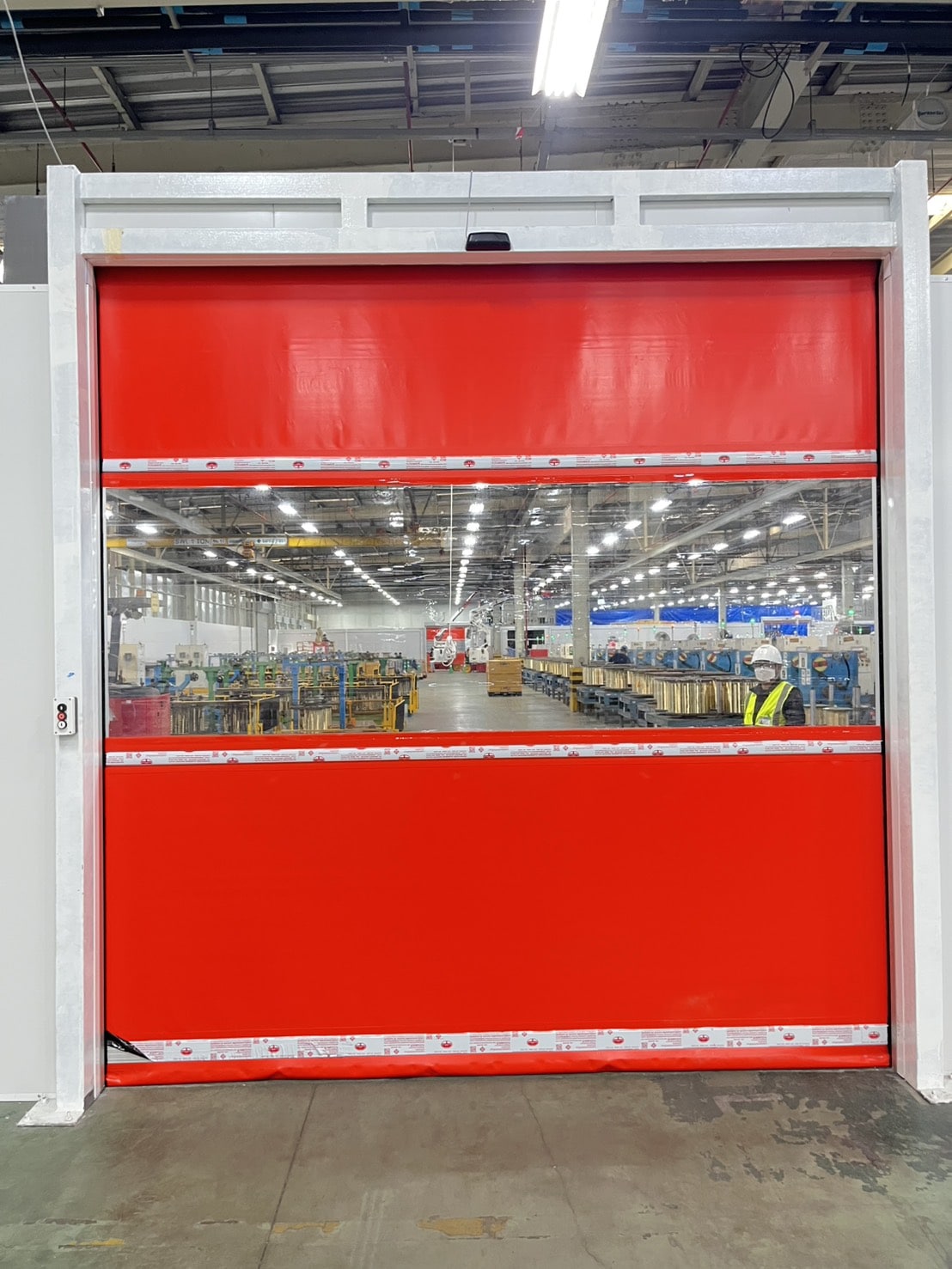 ภาพผลงานติดตั้งประตูไฮสปีด รุ่น Standard สำหรับคลังสินค้าและโลจิสติกส์ ที่ระยอง โดย OZ DOOR (3)