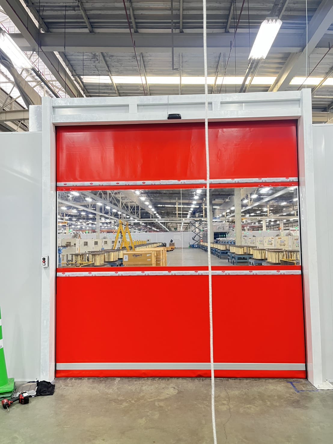 ภาพผลงานติดตั้งประตูไฮสปีด รุ่น Standard สำหรับคลังสินค้าและโลจิสติกส์ ที่ระยอง โดย OZ DOOR (5)