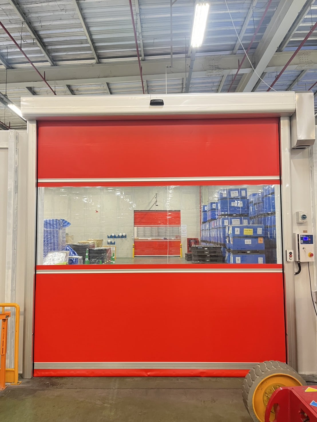 ภาพผลงานติดตั้งประตูไฮสปีด รุ่น Standard สำหรับคลังสินค้าและโลจิสติกส์ ที่ระยอง โดย OZ DOOR (7)