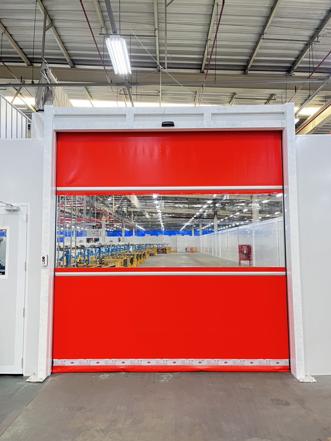 ภาพผลงานติดตั้งประตูไฮสปีด รุ่น Standard สำหรับคลังสินค้าและโลจิสติกส์ ที่ระยอง โดย OZ DOOR (8)
