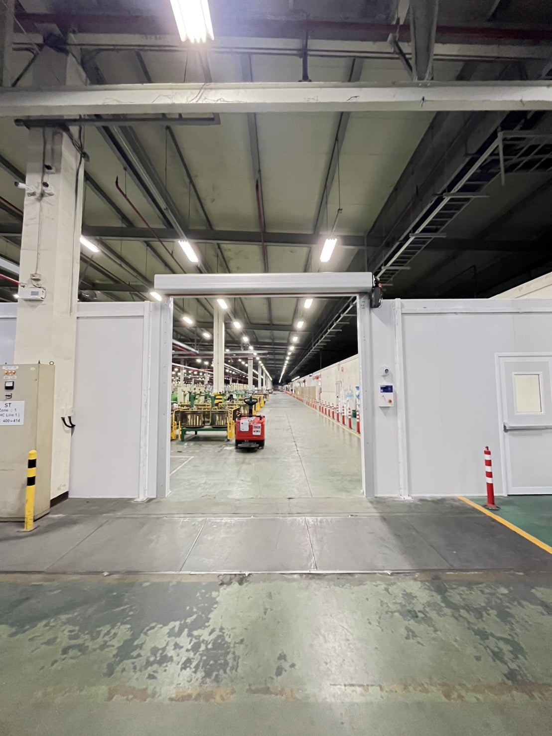 ภาพผลงานติดตั้งประตูไฮสปีด รุ่น Standard สำหรับคลังสินค้าและโลจิสติกส์ ที่ระยอง โดย OZ DOOR (11)