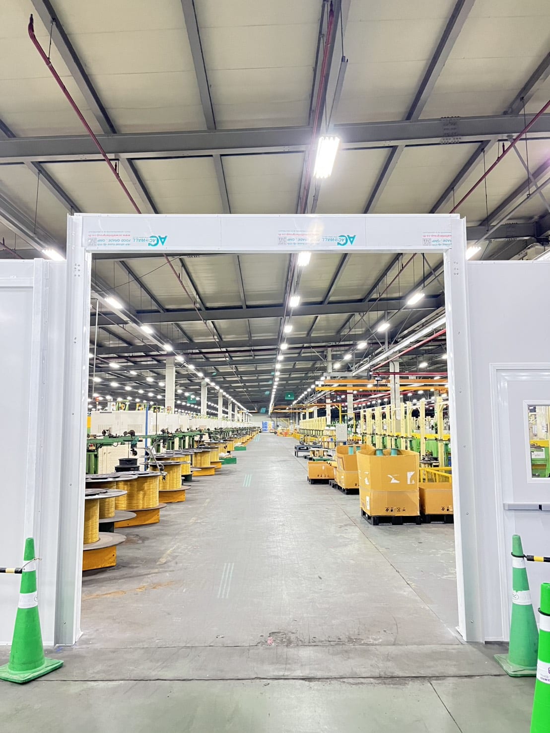 ภาพผลงานติดตั้งประตูไฮสปีด รุ่น Standard สำหรับคลังสินค้าและโลจิสติกส์ ที่ระยอง โดย OZ DOOR (12)