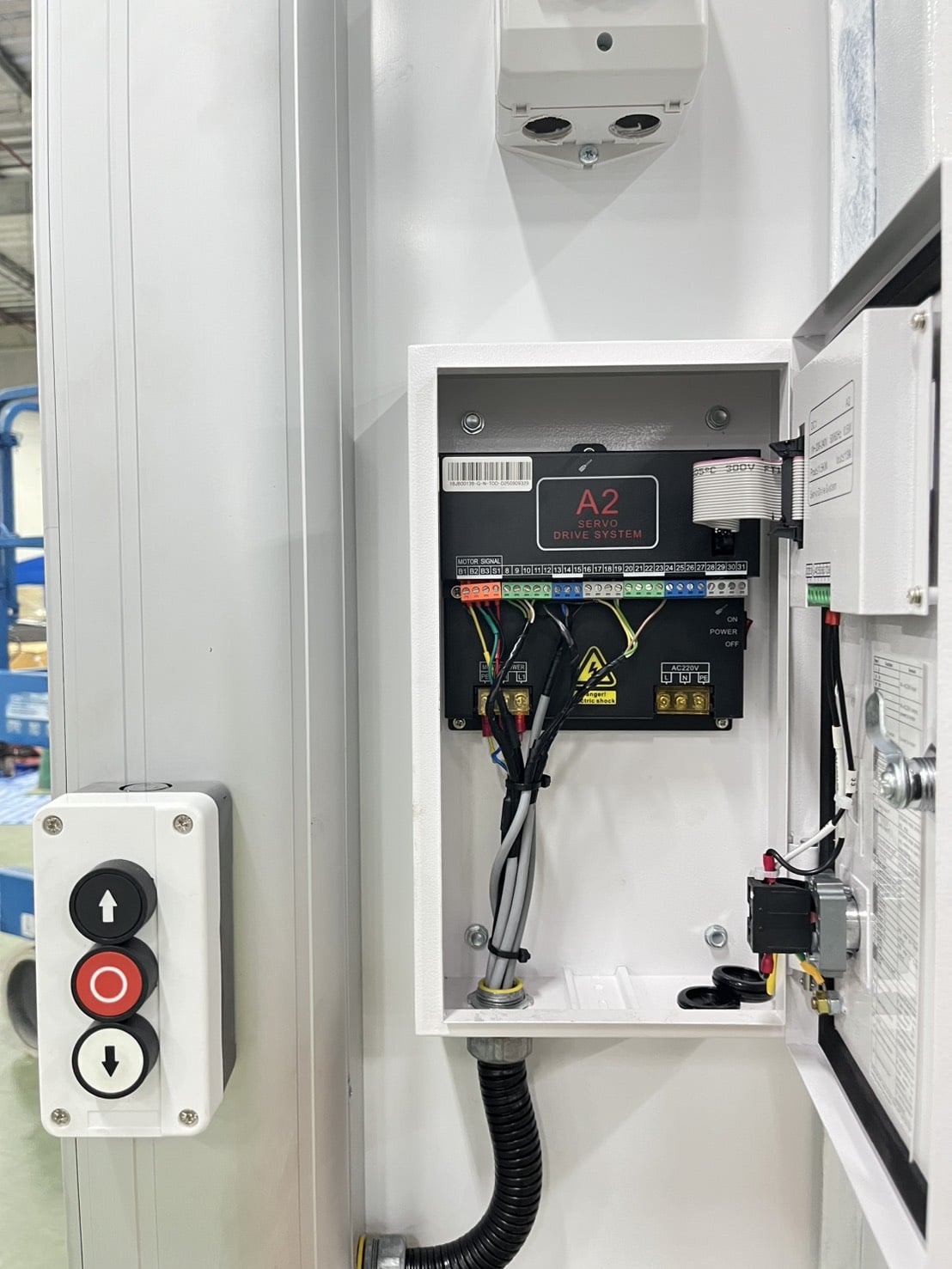 ภาพผลงานติดตั้งประตูไฮสปีด รุ่น Standard สำหรับคลังสินค้าและโลจิสติกส์ ที่ระยอง โดย OZ DOOR (17)