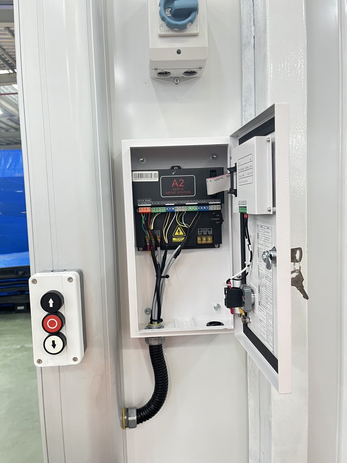 ภาพผลงานติดตั้งประตูไฮสปีด รุ่น Standard สำหรับคลังสินค้าและโลจิสติกส์ ที่ระยอง โดย OZ DOOR (20)