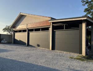 Read more about the article ประตูโรงรถ|Garage Door|Sahara Grey
