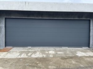 Read more about the article ประตูโรงรถ|Garage Door|Sahara Grey