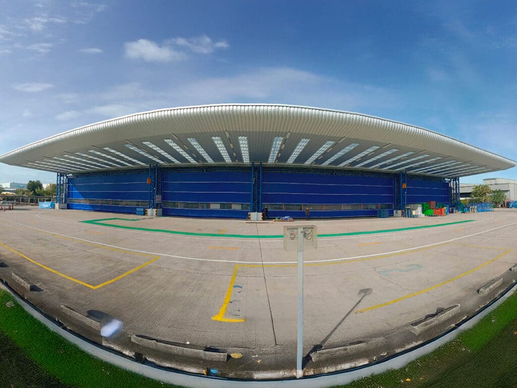 ประตูอุตสาหกรรมขนาดใหญ่ติดตั้งหน้าโรงงาน โดย OZ Door Thailand