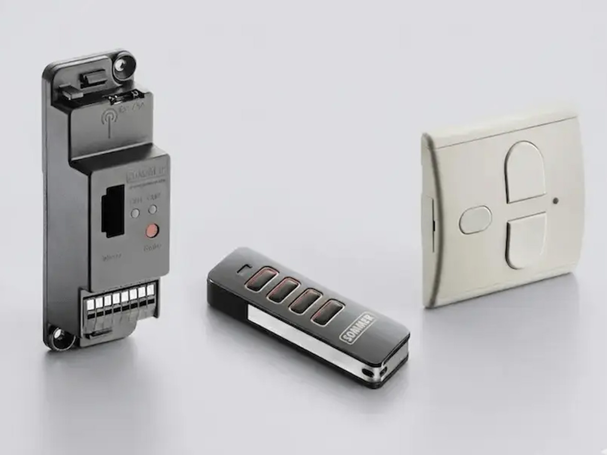 Radio Remote Control รีโมทคอนโทรล 4 ปุ่ม รหัสหมุนปลอดภัย สำหรับรถโฟล์คลิฟท์และสถานีควบคุม