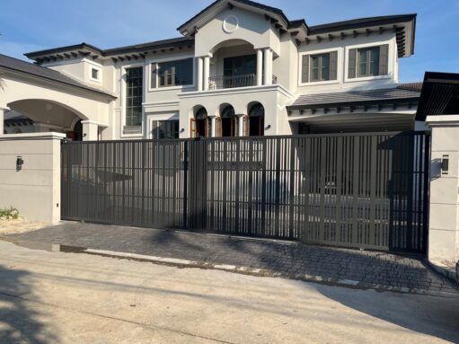 ติดตั้งมอเตอร์ประตูรั้วบานเลื่อนอัตโนมัติ โดย OZ Door Thailand