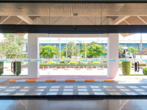 ติดตั้งประตูกระจกบานเลื่อนอัตโนมัติสำหรับออฟฟิศ โดย OZ Door Thailand